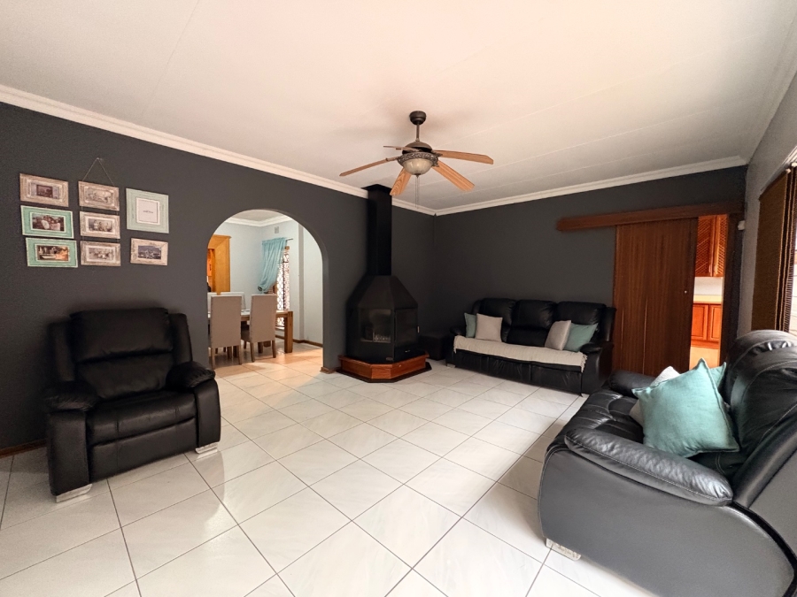 3 Bedroom Property for Sale in Wilkoppies North West